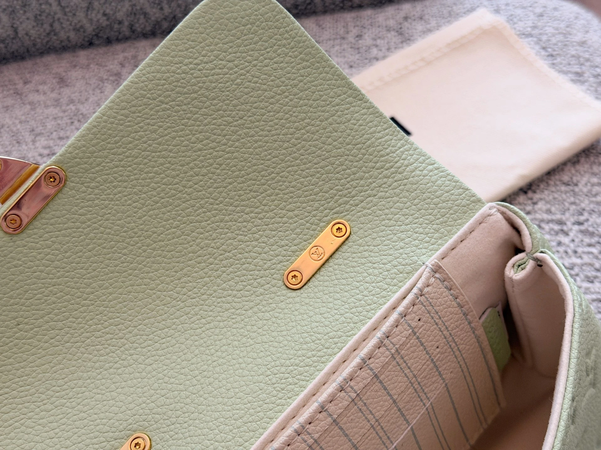 lv nano madeleine