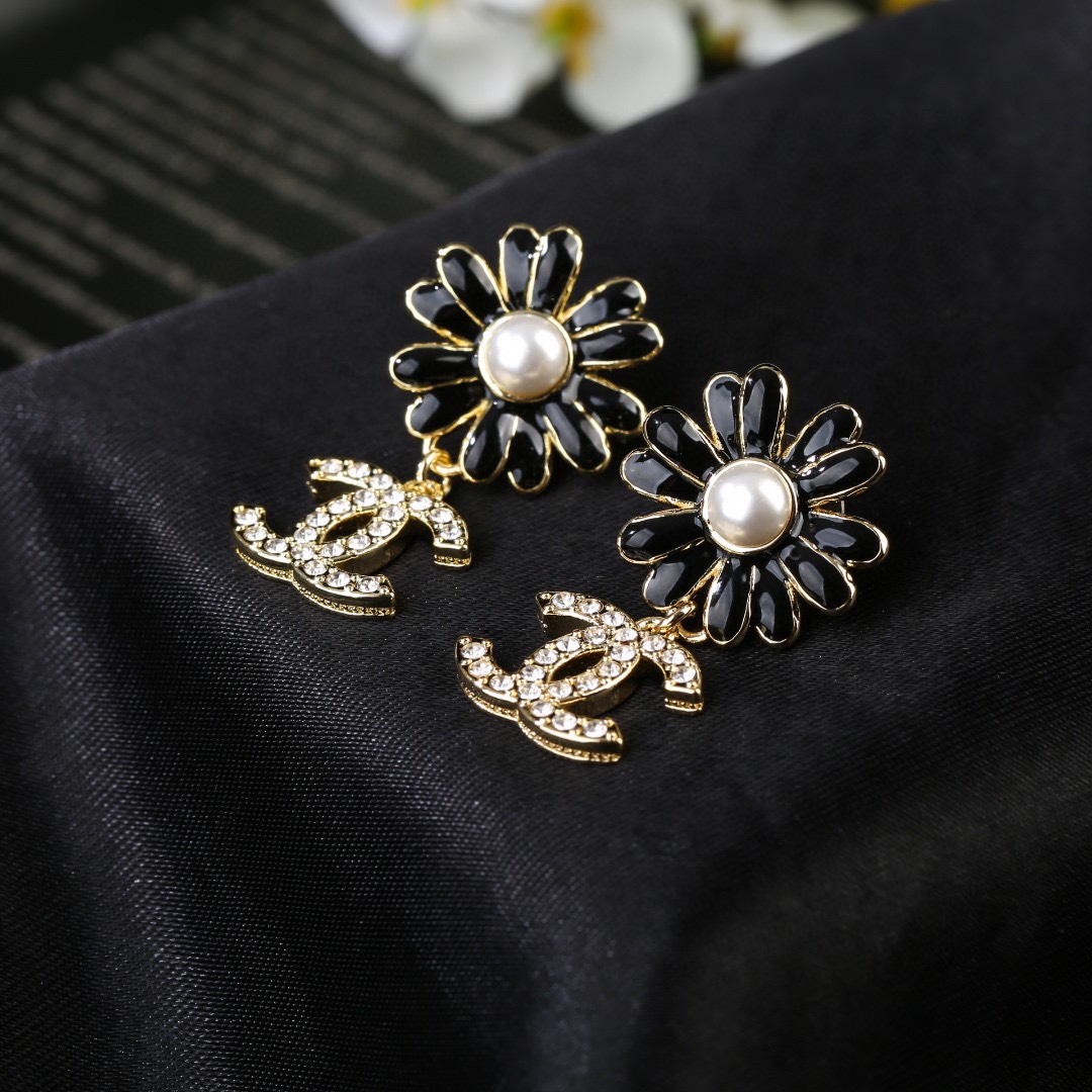 Chanel Earring
