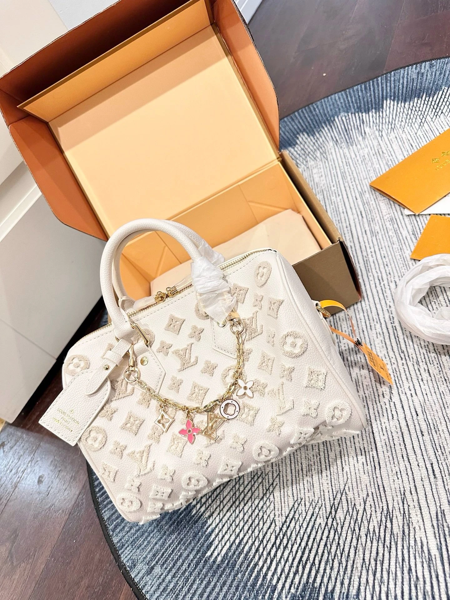 Louis Vuitton speedy