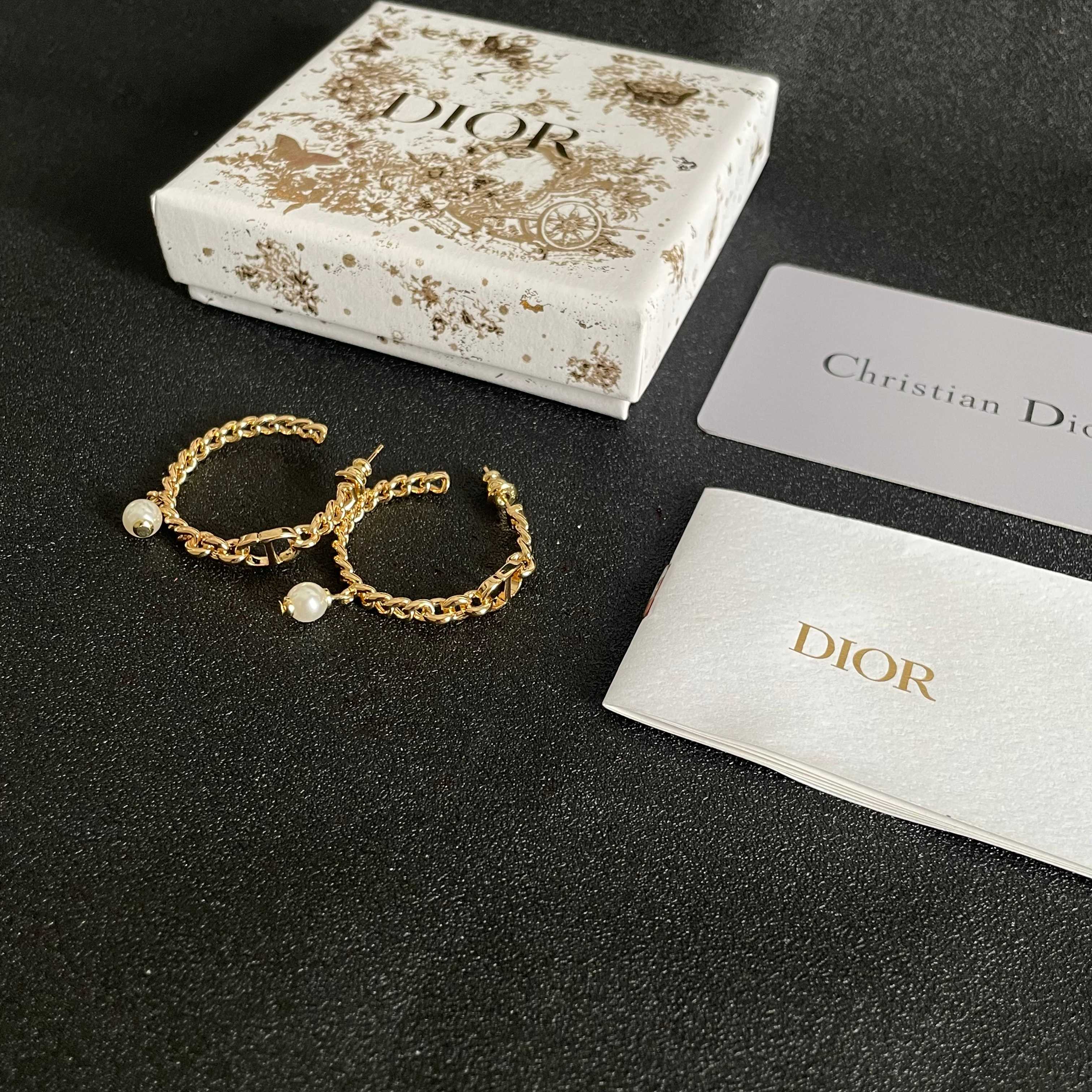 DIOR EARRING 50