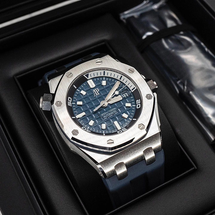 ROYAL OAK OFFSHORE DIVER Ref. 15720ST.OO.A027CA.01