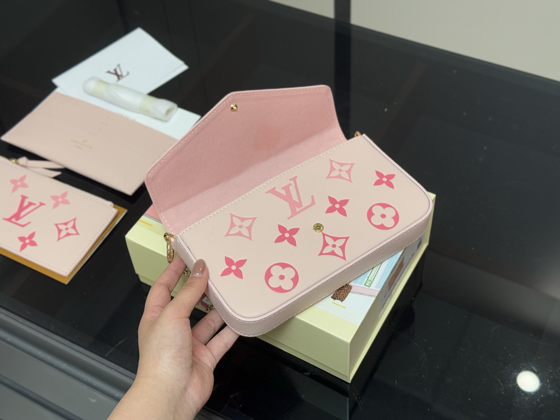 LV Felicie Pochette