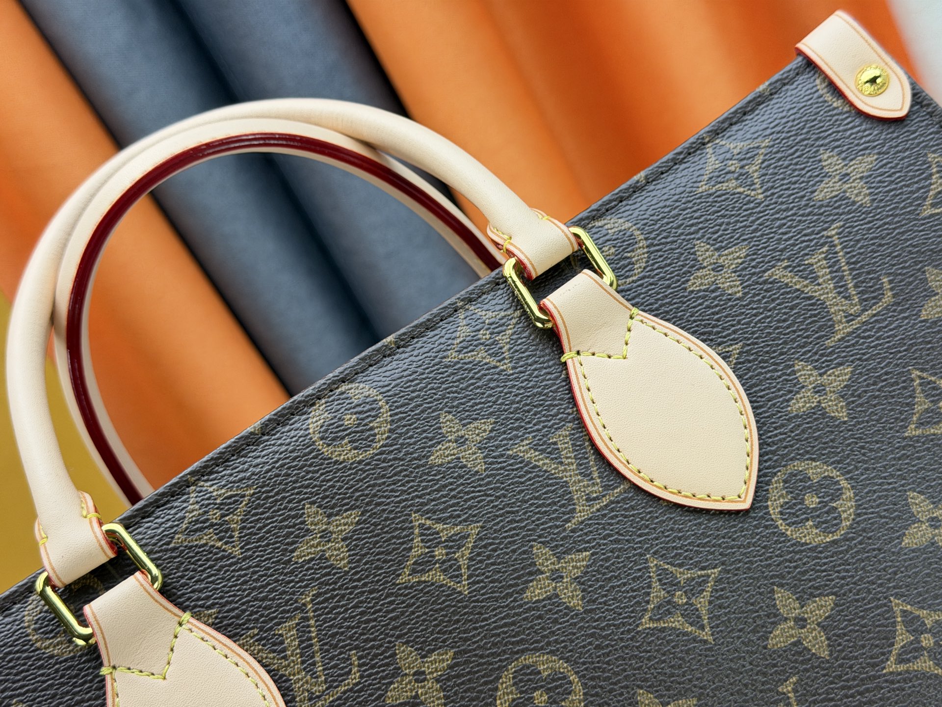 OnTheGo Medium Tote Bag
