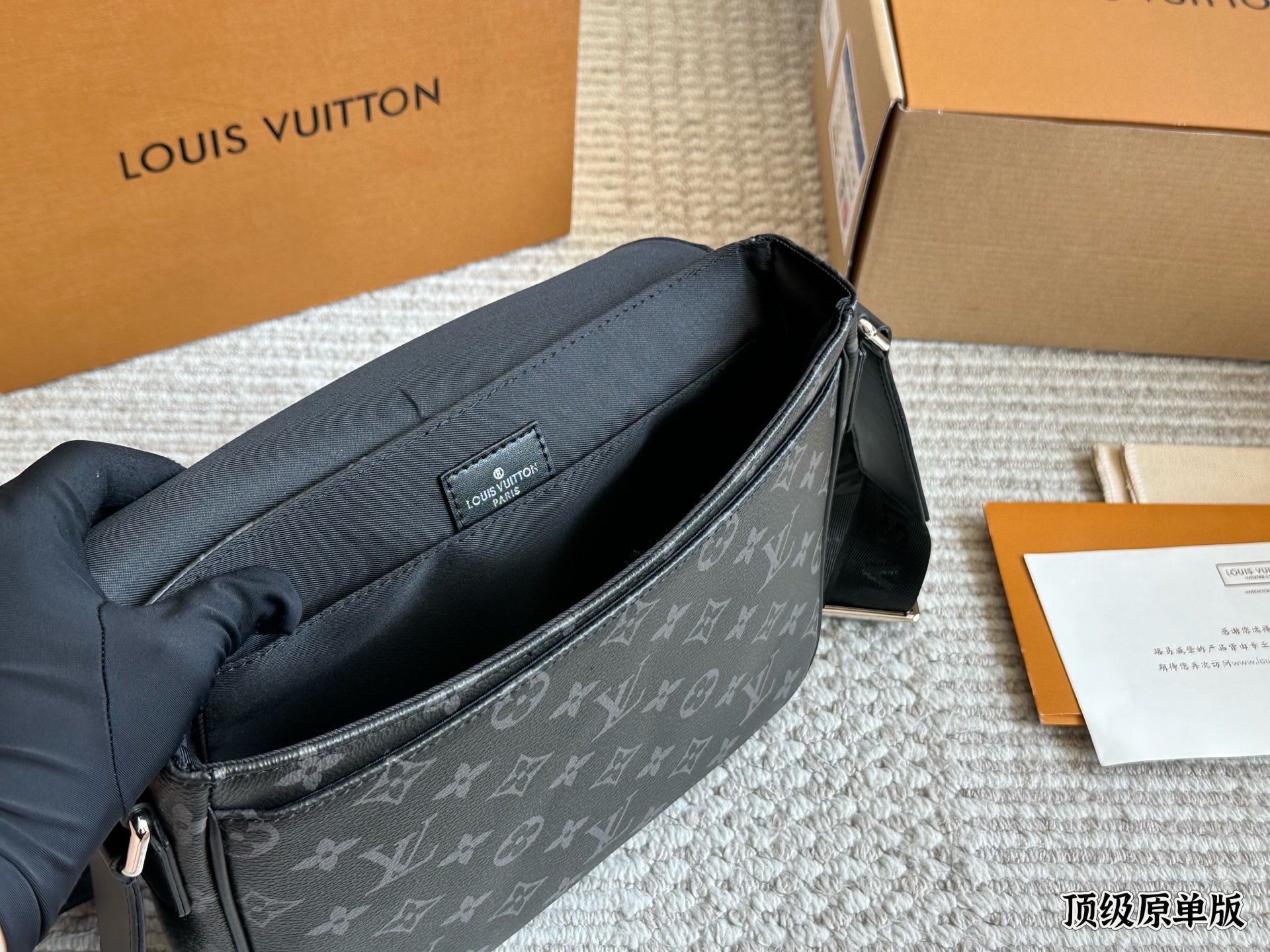 LV District Shoulder Bag