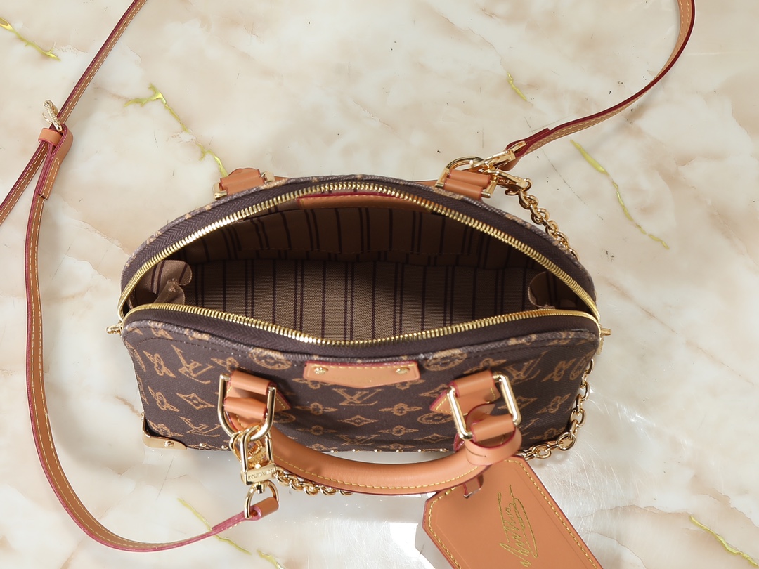 Alma Trunk BB