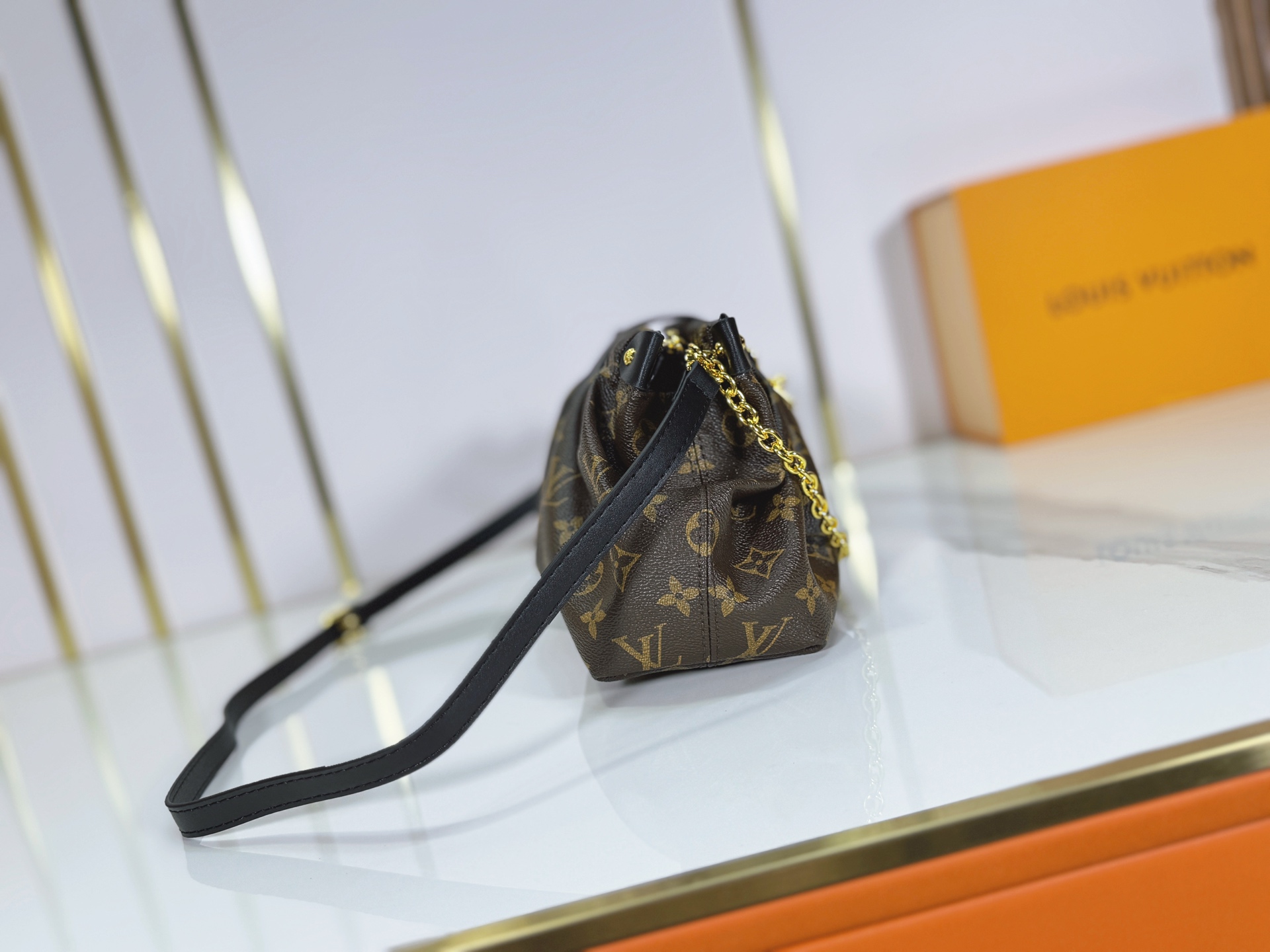 2026 Cruise POCHETTE SLING