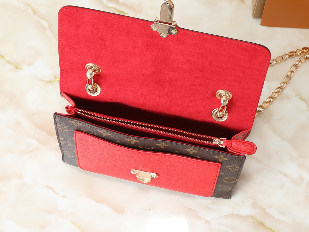 LV Victoire Chain Bag