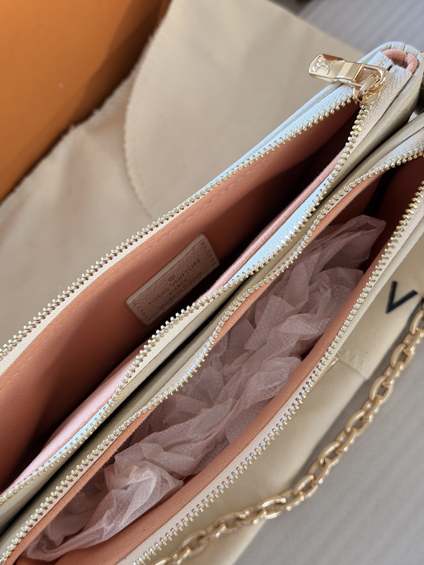 Liv Pochette