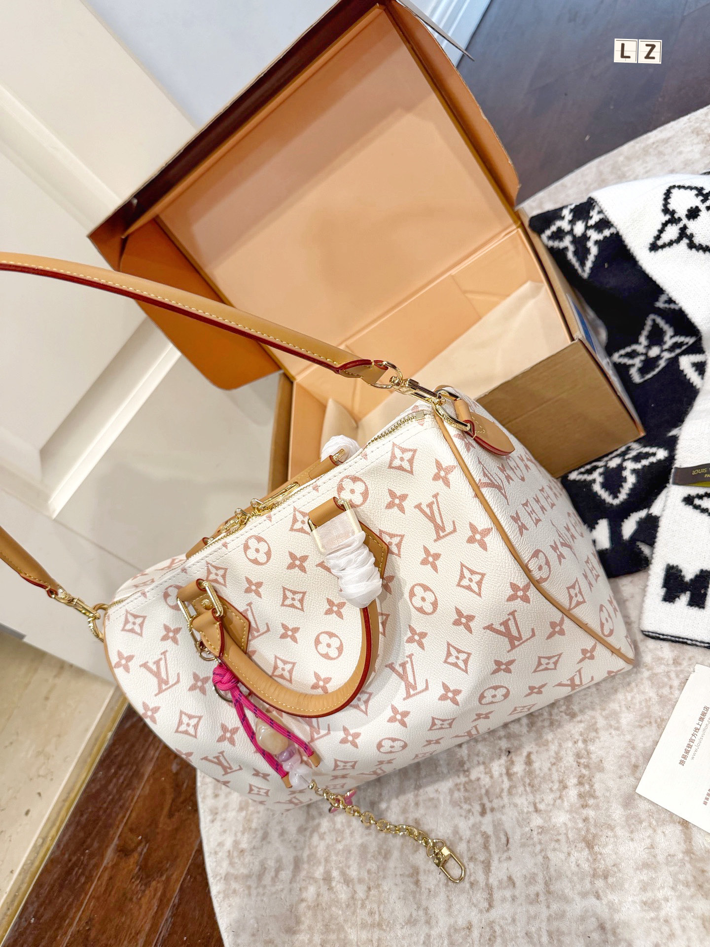 LV Keepall Bandouliere 30