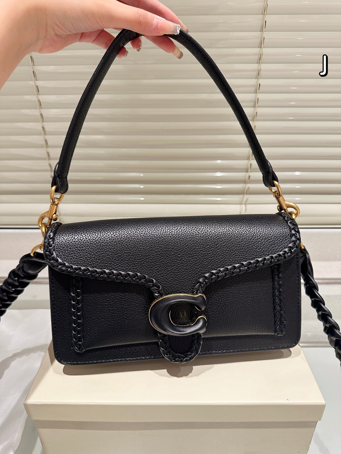 coach tabby handle bag