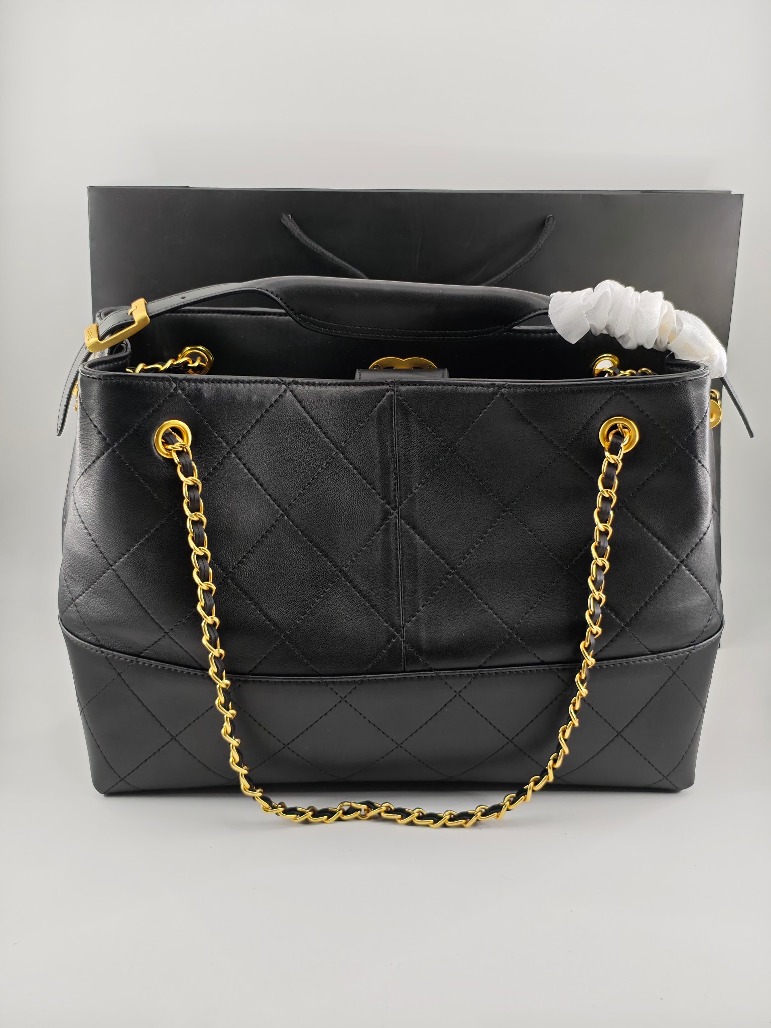 Chanel 25a Tote Bag