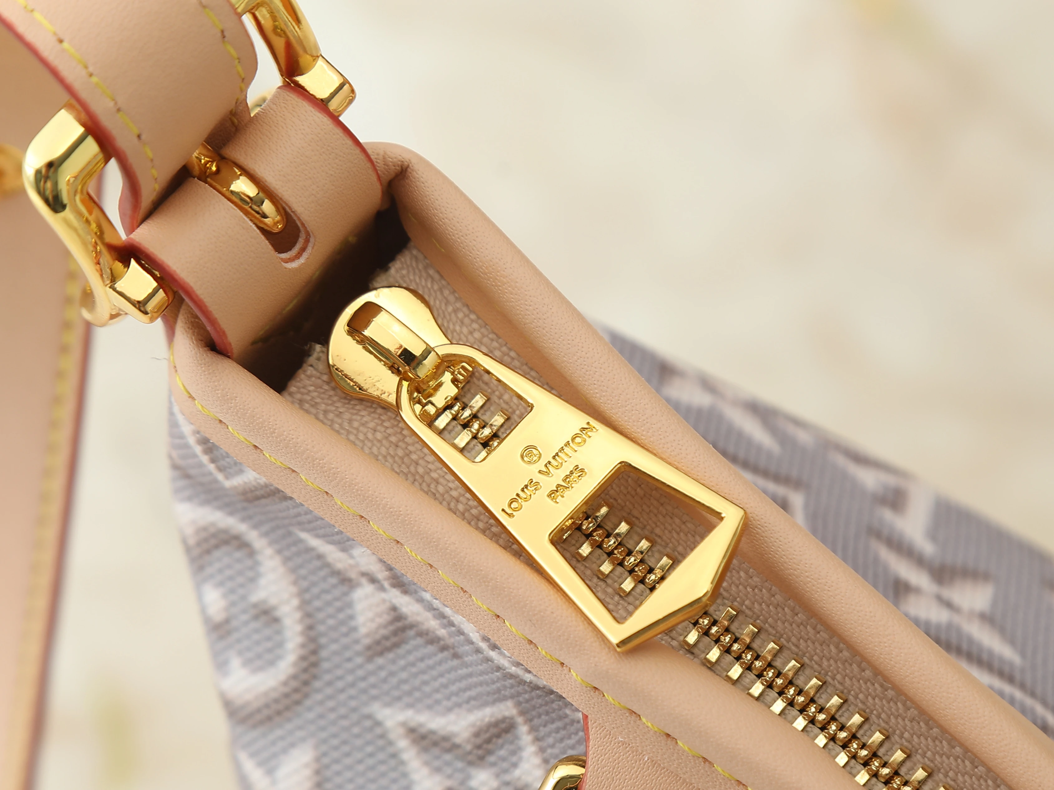 Louis Vuitton Carryall East West
