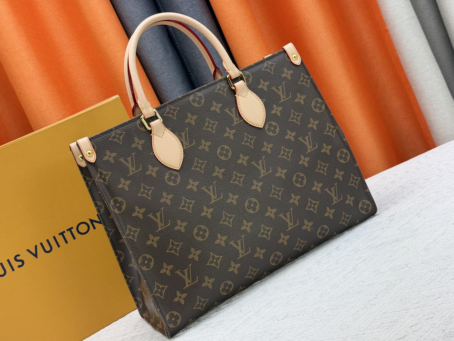 OnTheGo Medium Tote Bag
