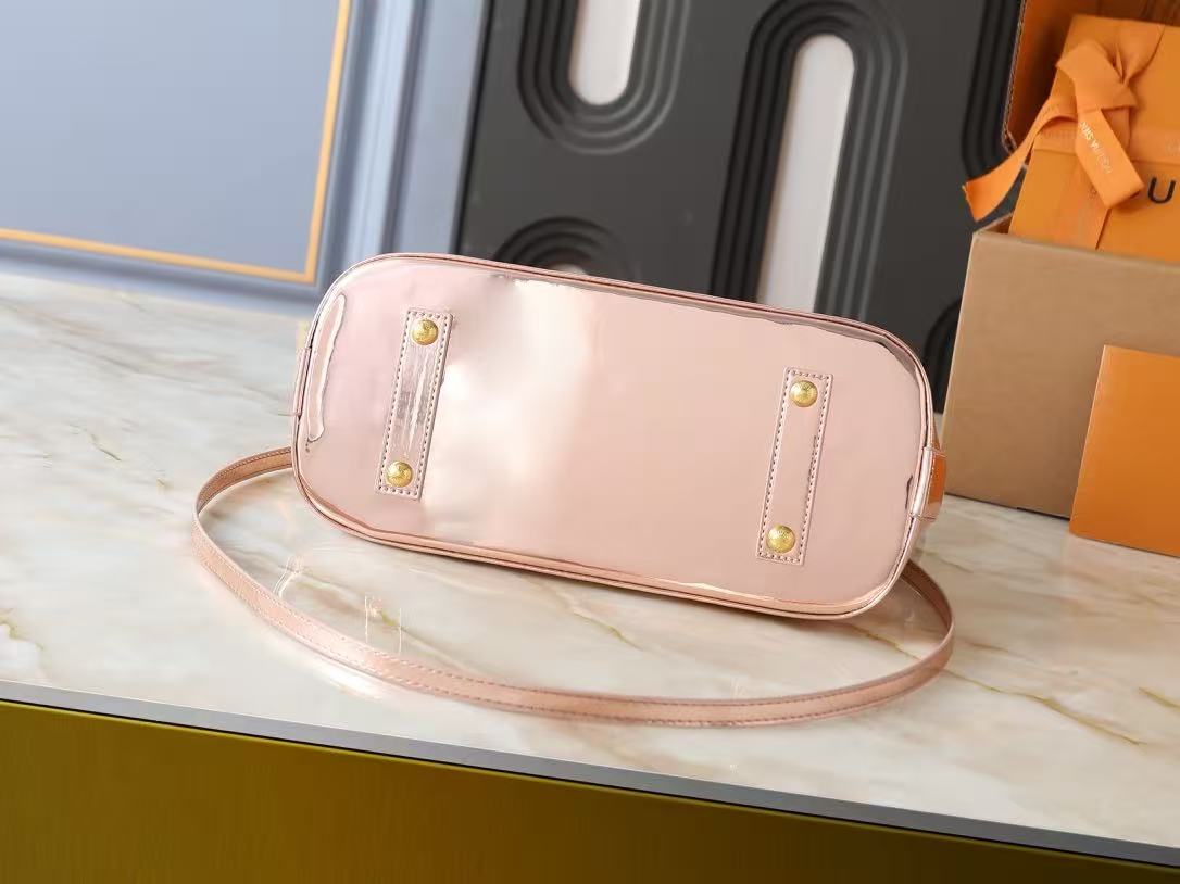 Louis Vuitton ALMA 32