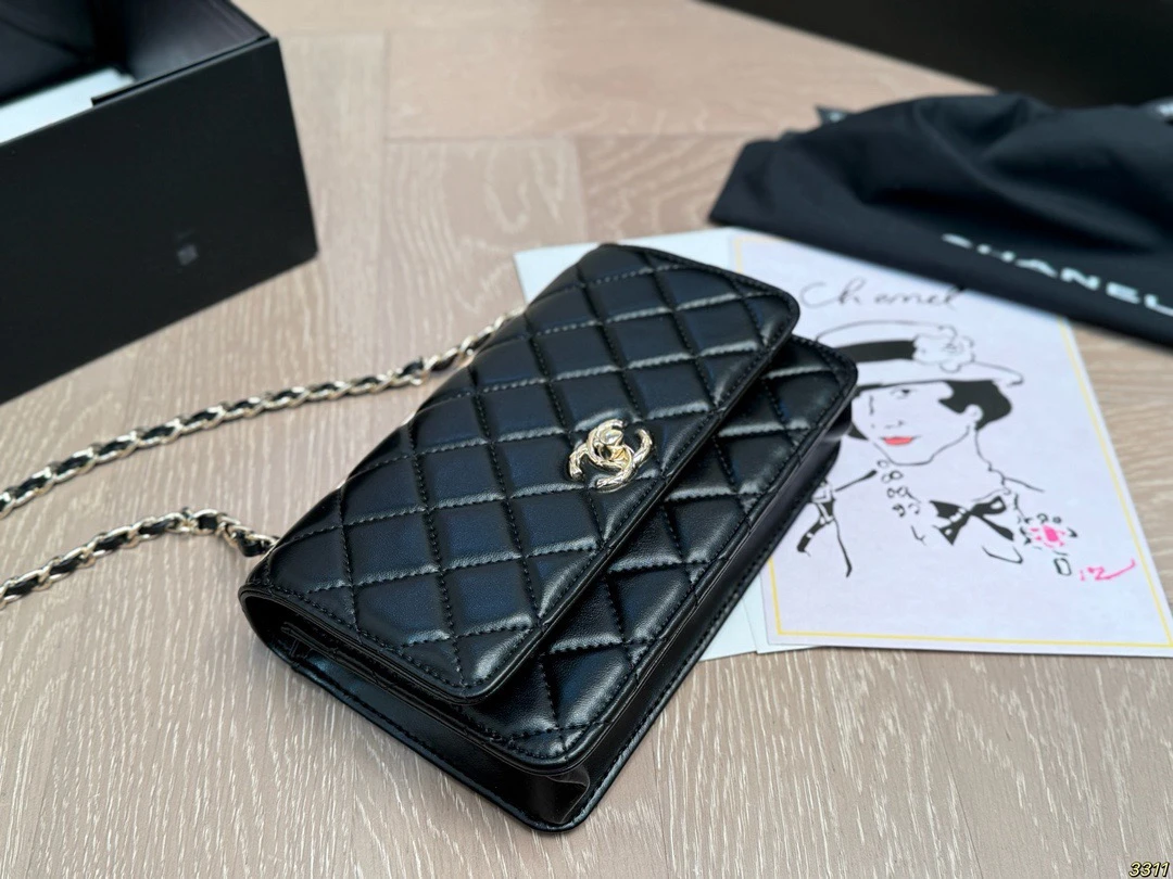 Chanel Trendy Woc