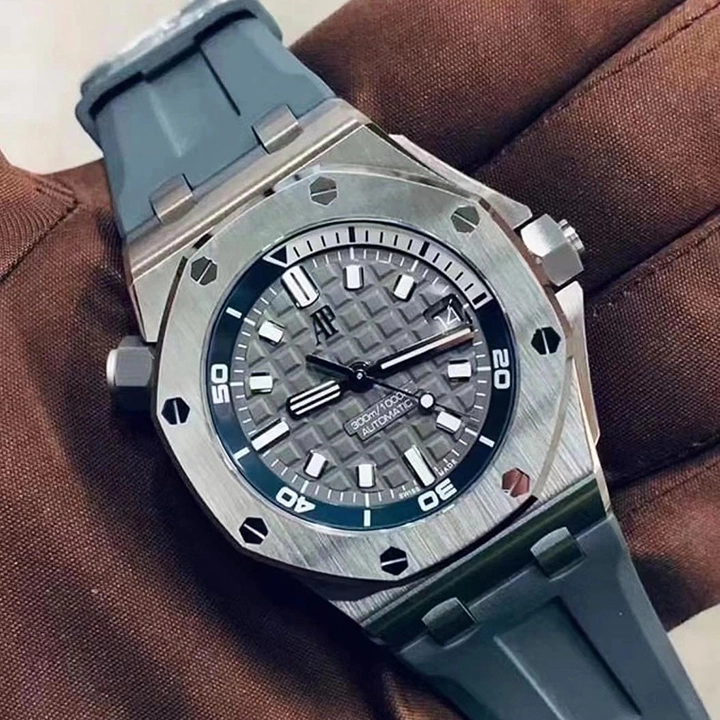 ROYAL OAK OFFSHORE DIVER Ref. 15720ST.OO.A009CA.01