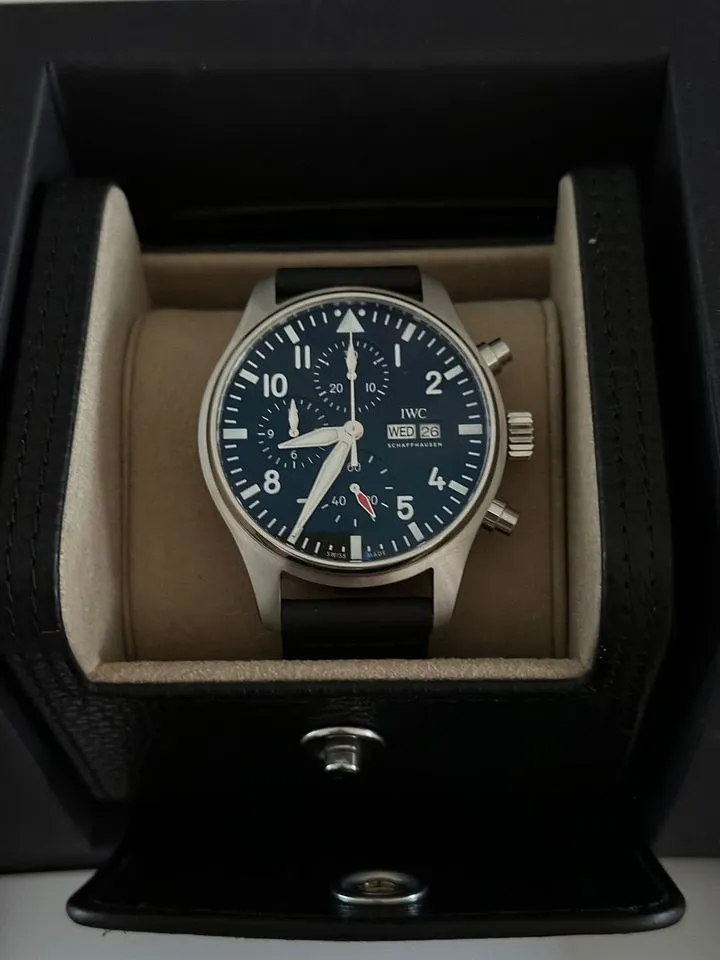 IWC pilot series IW378001 watch