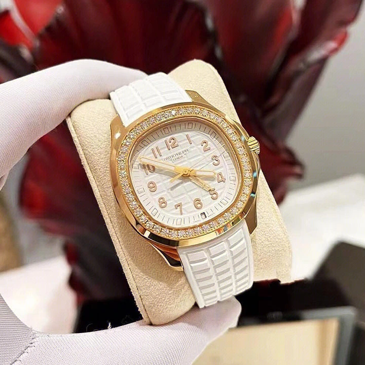 5269/200R-001-Patek Philippe AQUANAUT-women