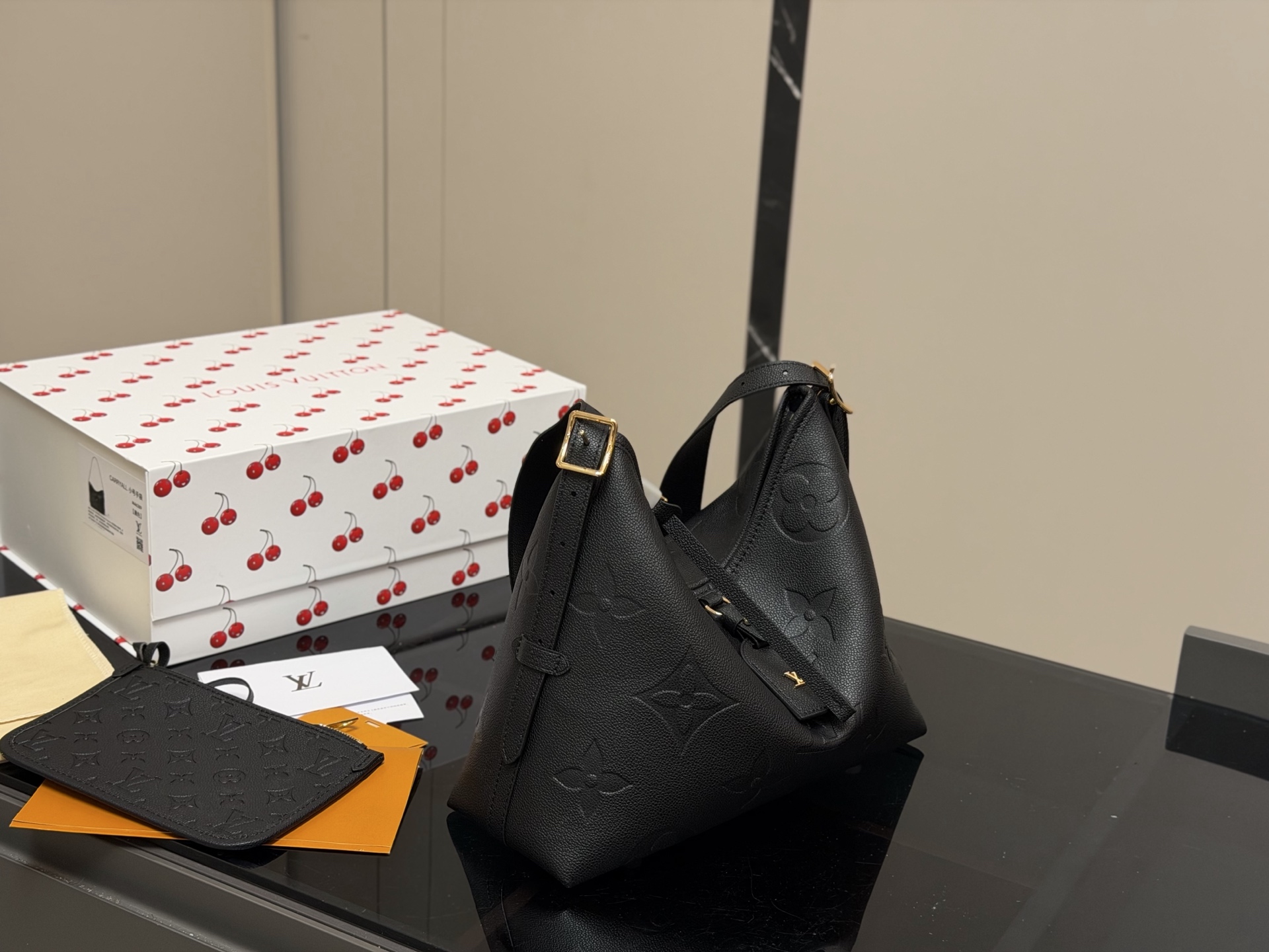 Lv CarryAll