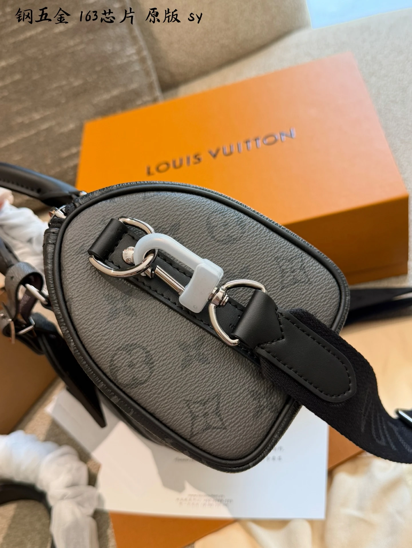 Louis Vuitton Keepall 25
