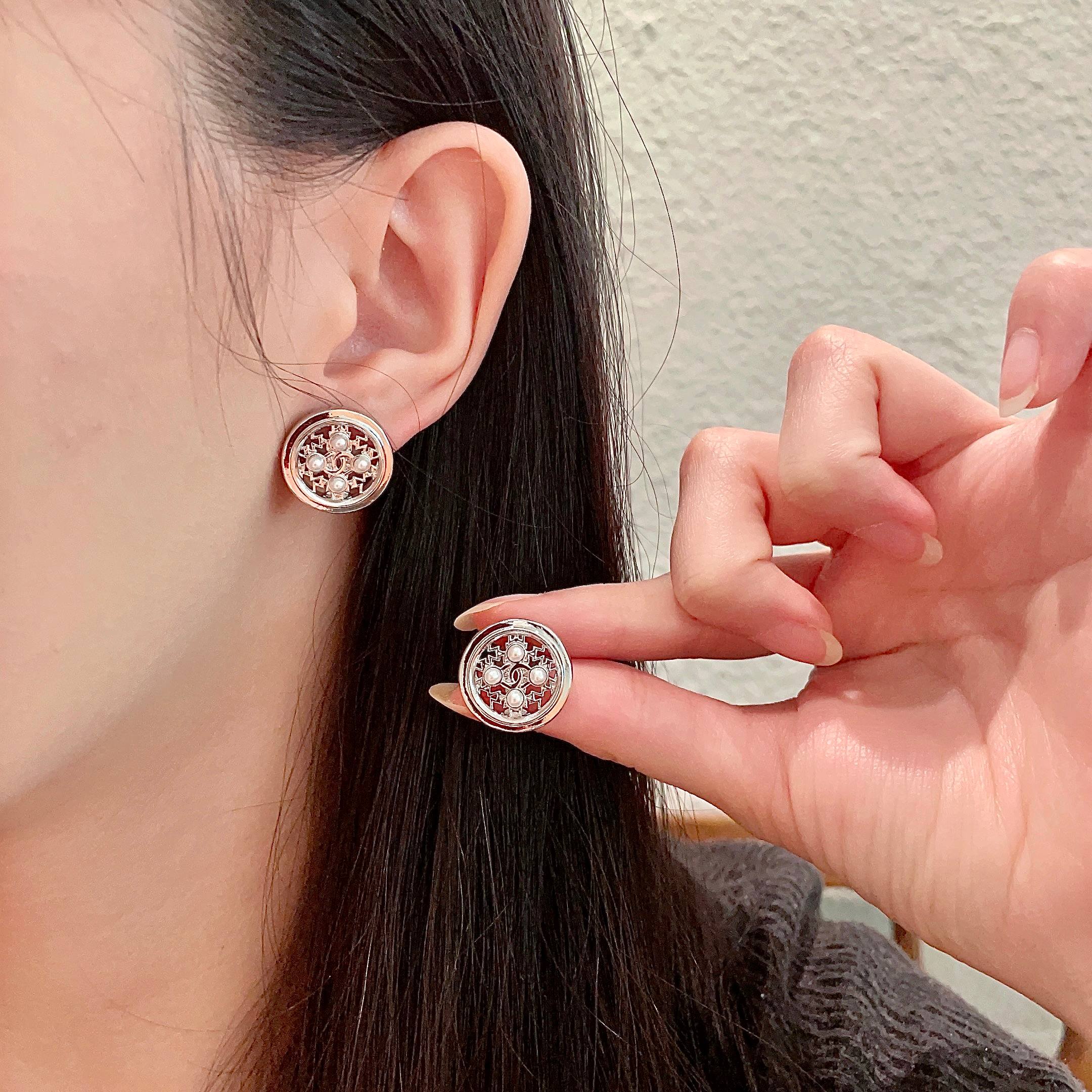 Chanel Earring 16