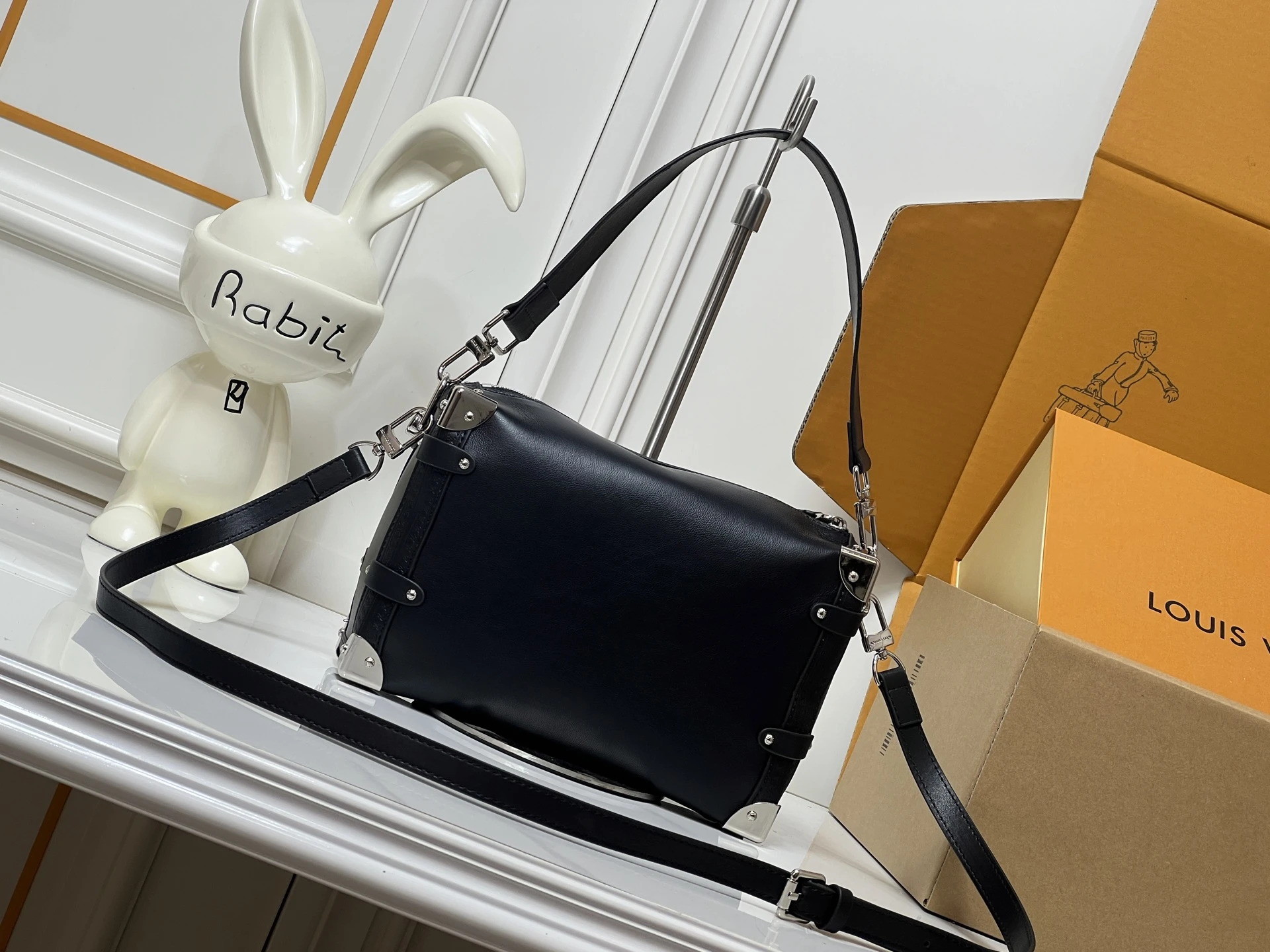 LV SIDE TRUNK