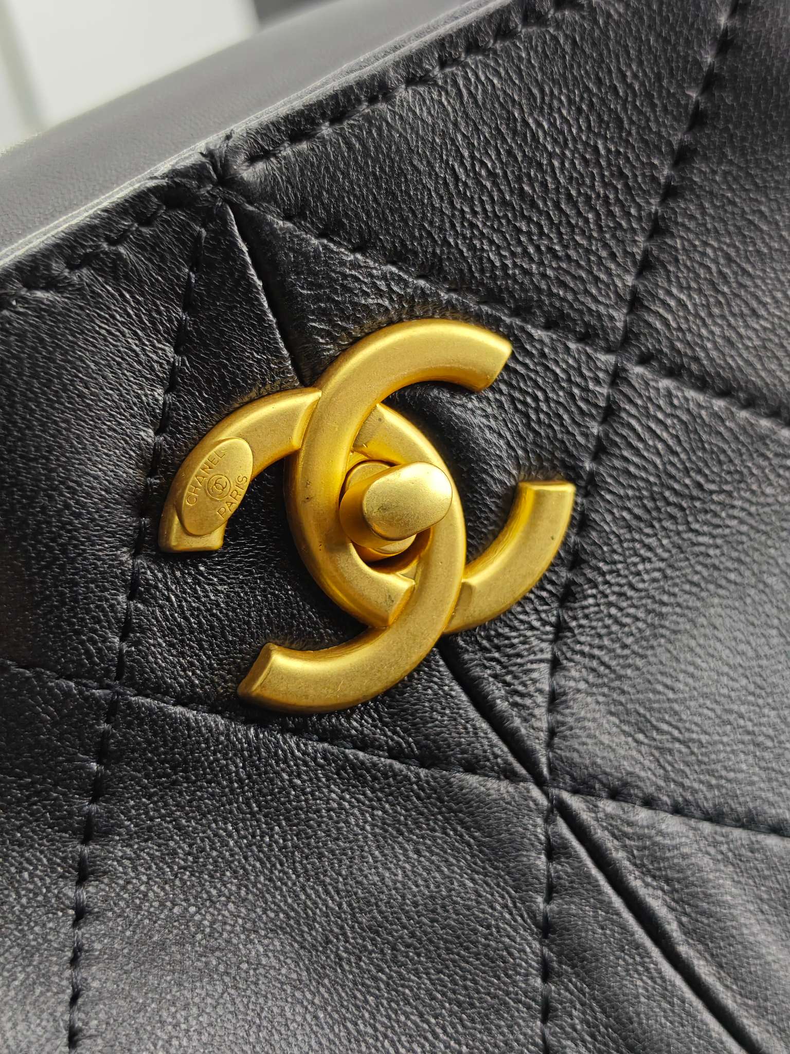 Chanel 25a Tote Bag