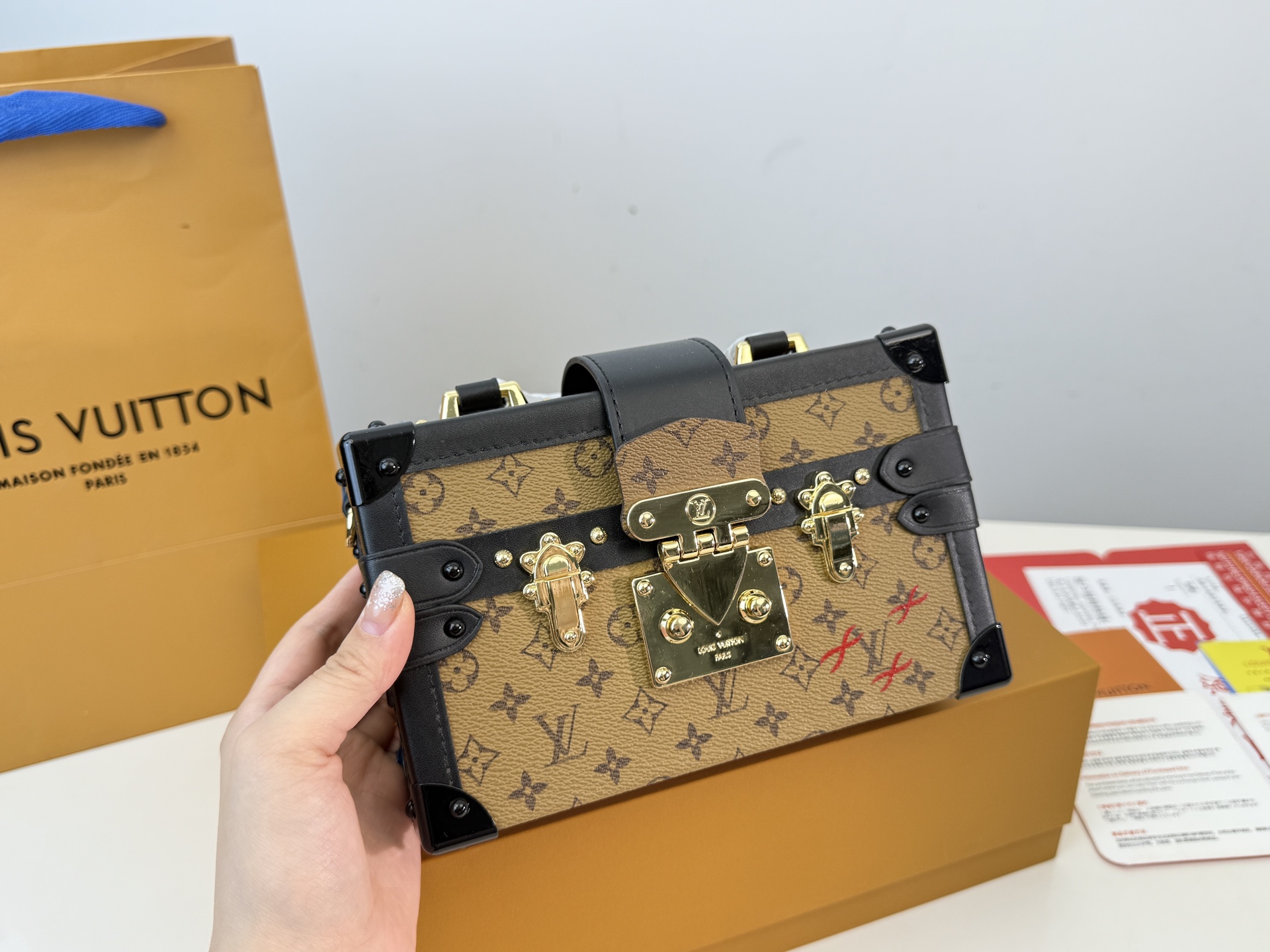 LV SOFT TRUNK