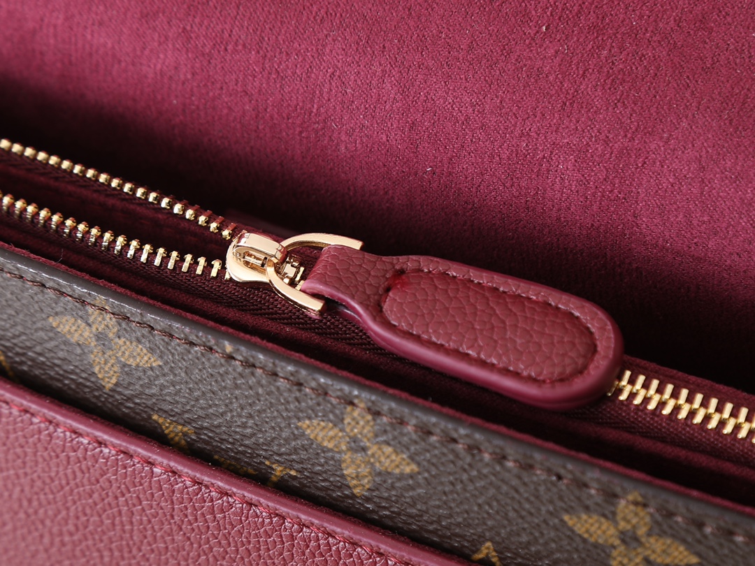 LV Victoire Chain Bag