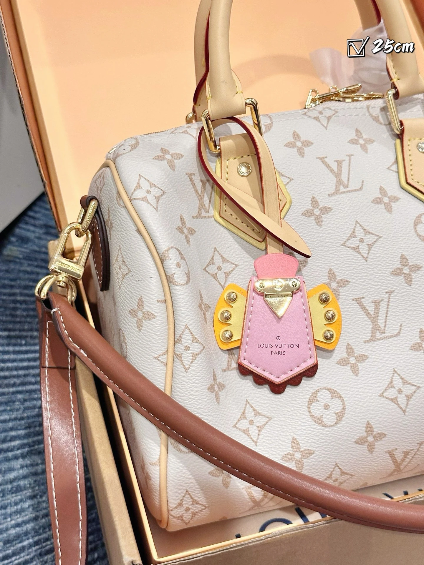 LV Keepall Bandouliere 25