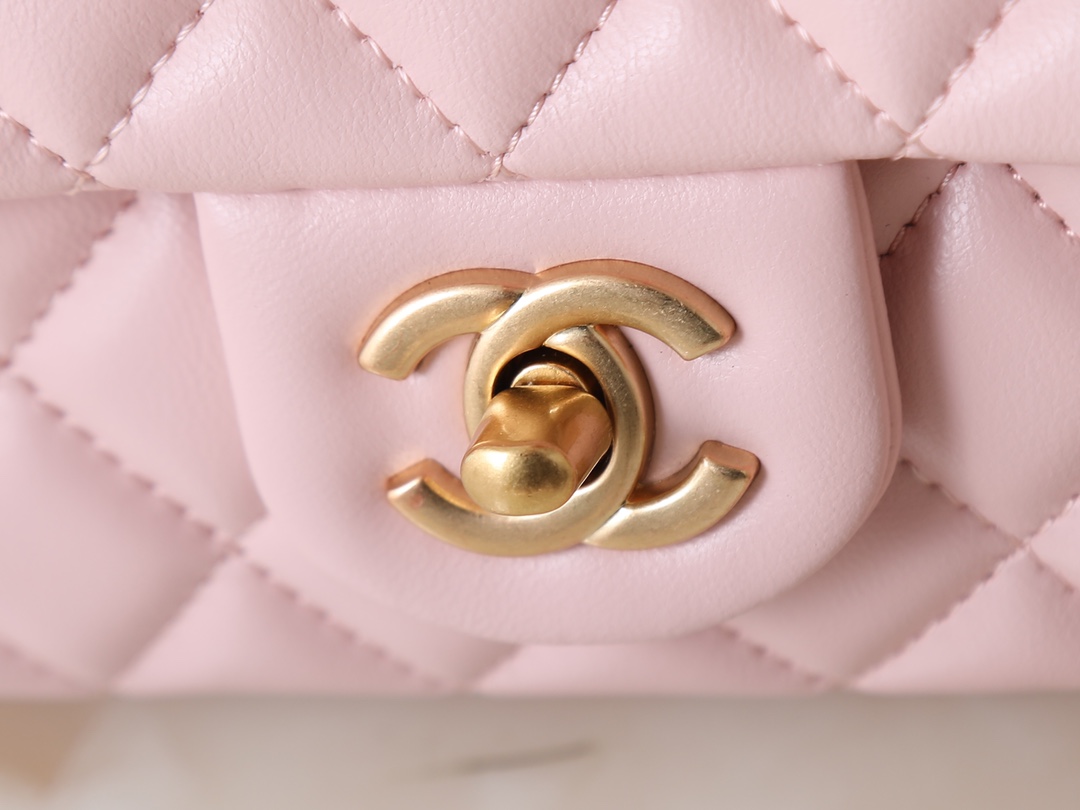 Chanel 25B Classic Flap