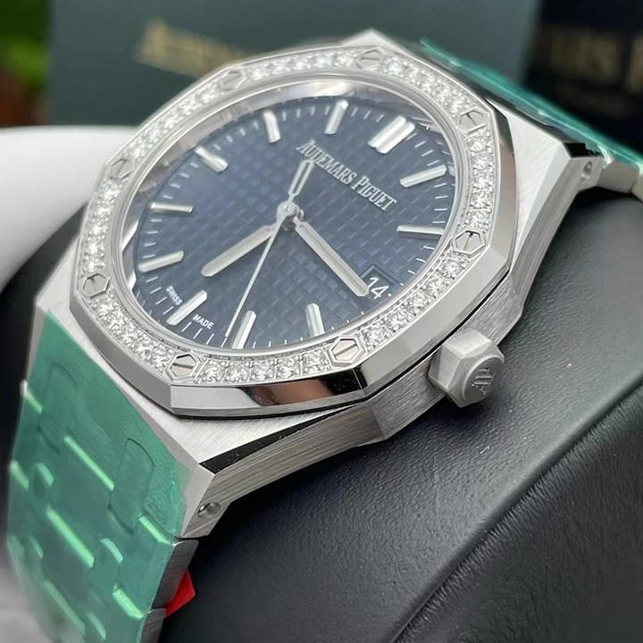 ROYAL OAK SELFWINDING 50TH ANNIVERSARY Ref. 77451ST.ZZ.1361ST.02