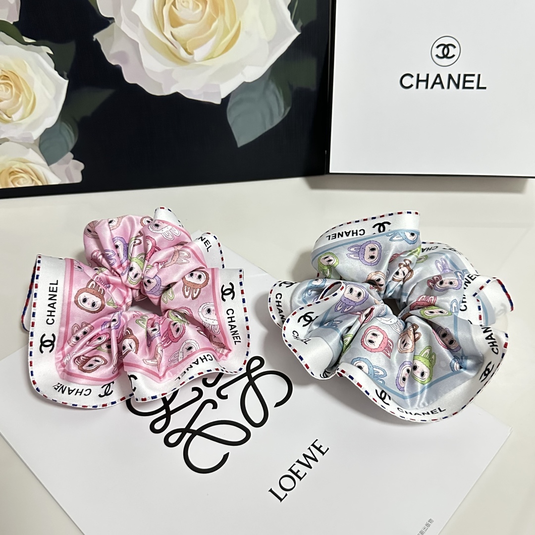 Chanel hair loop