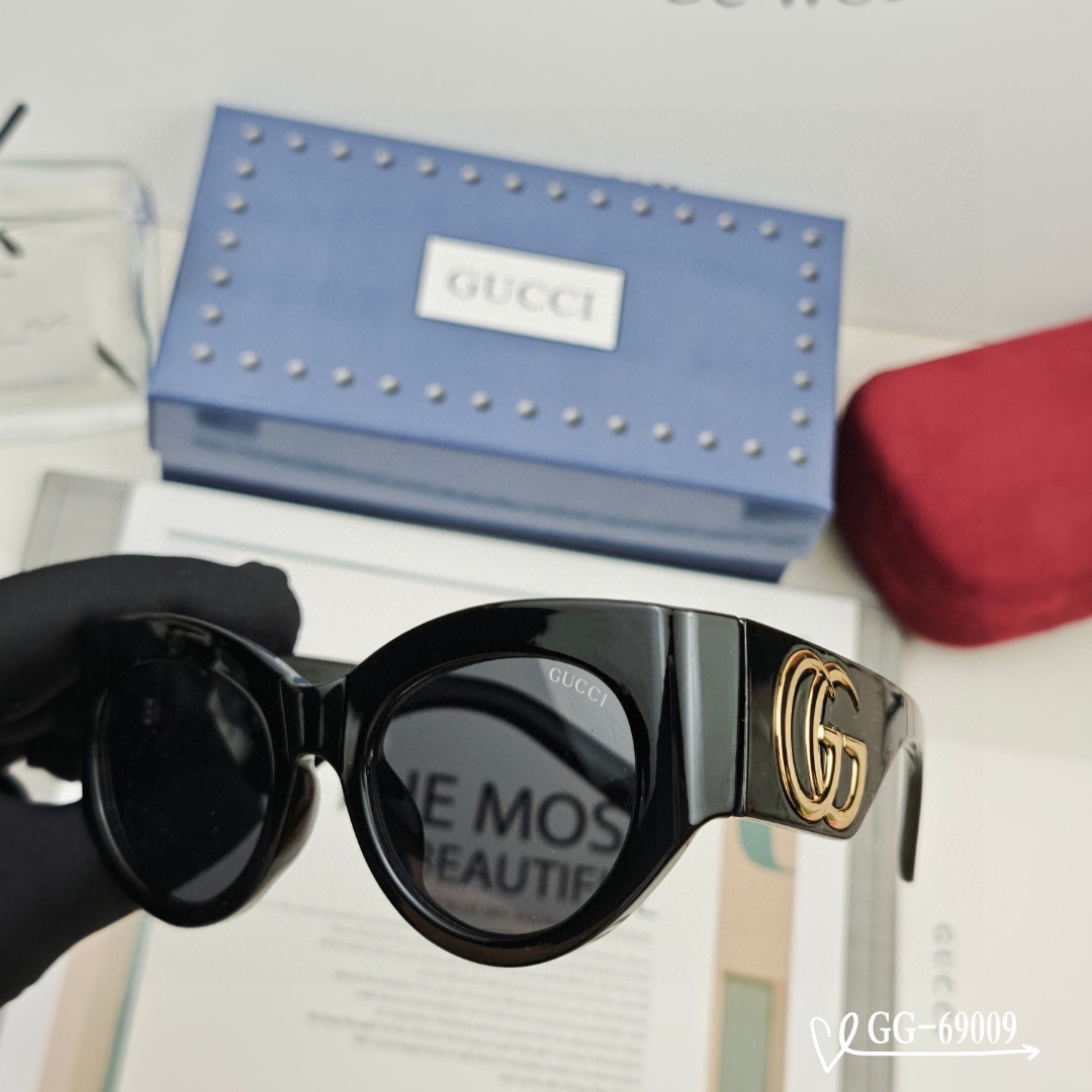 Gucci Sunglass