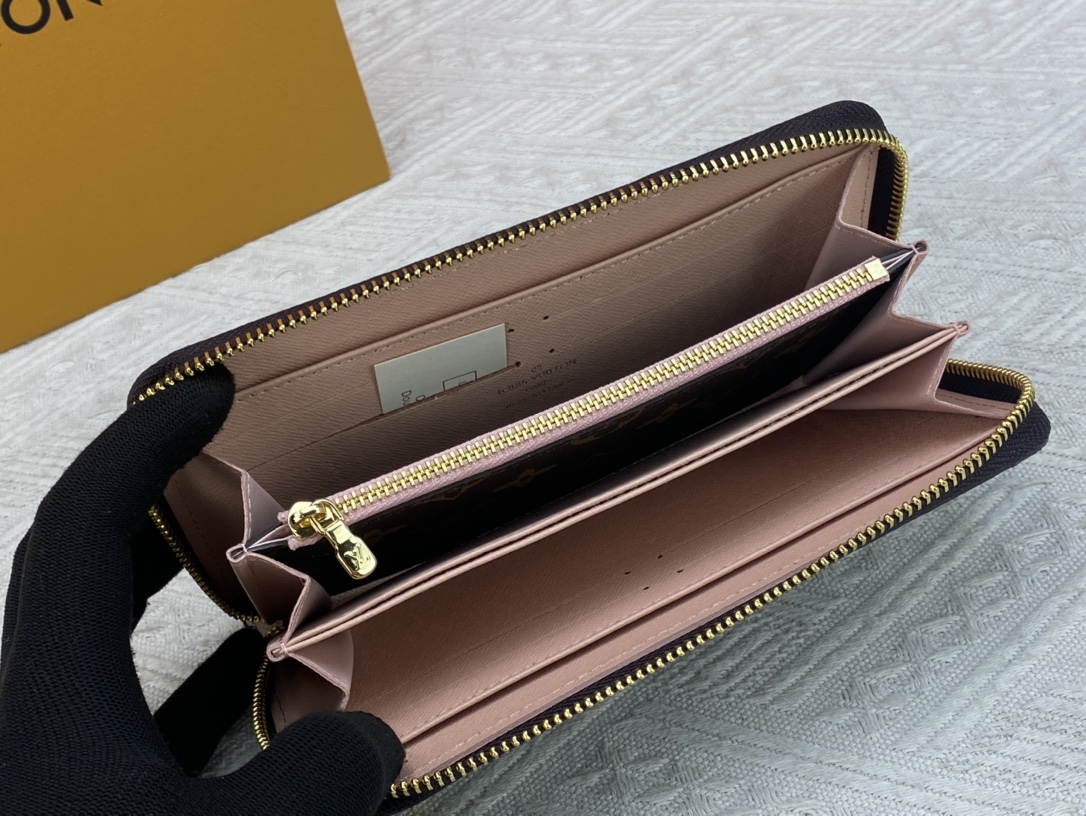 LV Vivienne Holidays