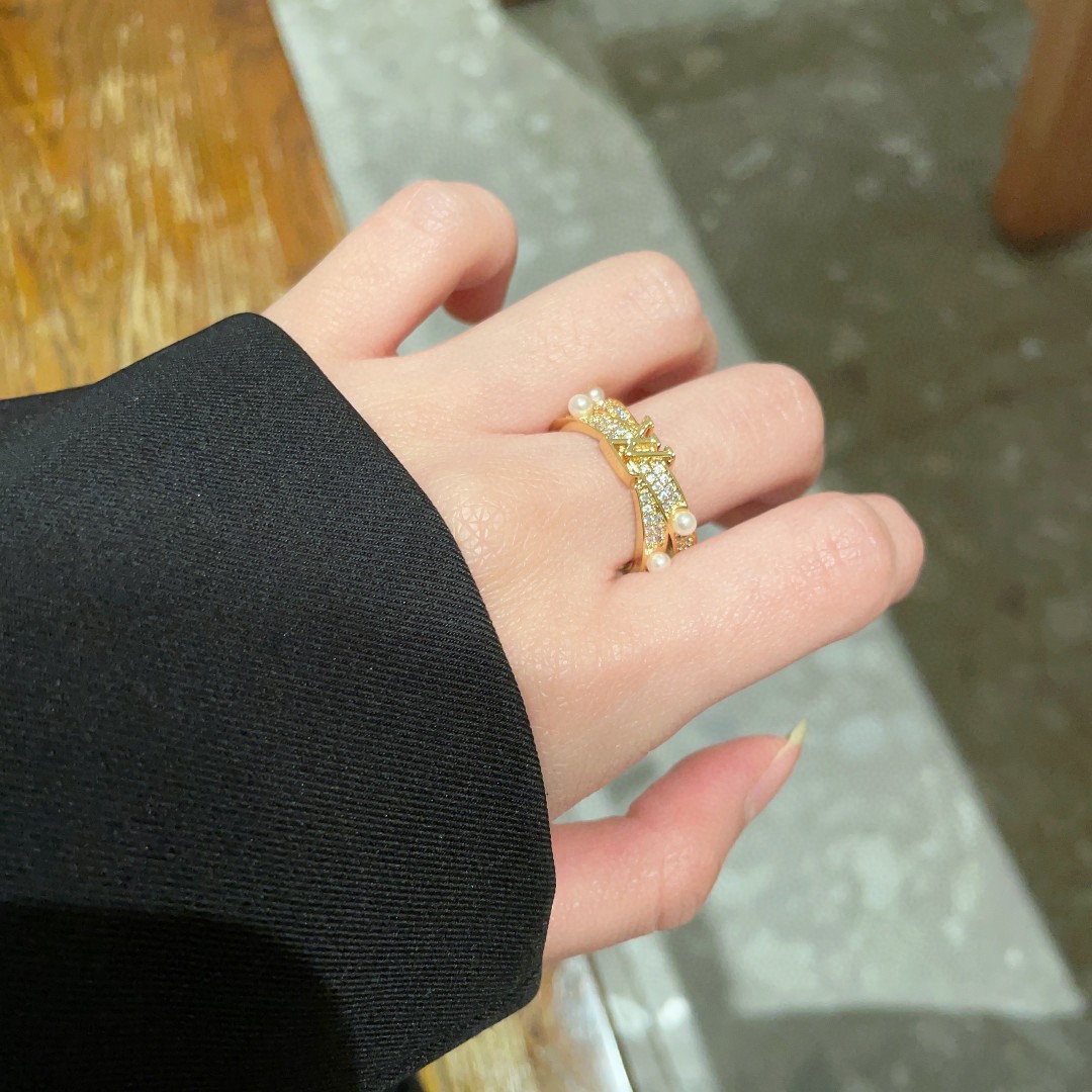 LV RING