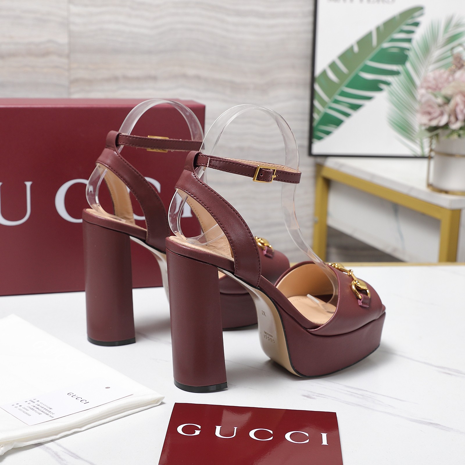 Gucci Round-toe platform high-heeled sandals
