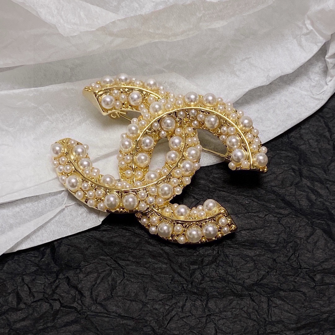 CHANEL Brooch