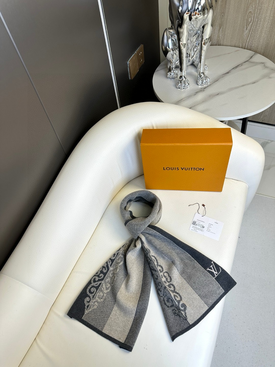 Louis Vuitton Scarves