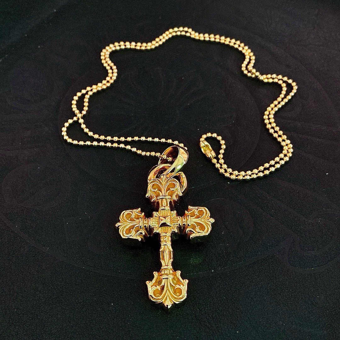 𝐂𝐡𝐫𝐨𝐦𝐞 𝐡𝐞𝐚𝐫𝐭𝐬  necklace