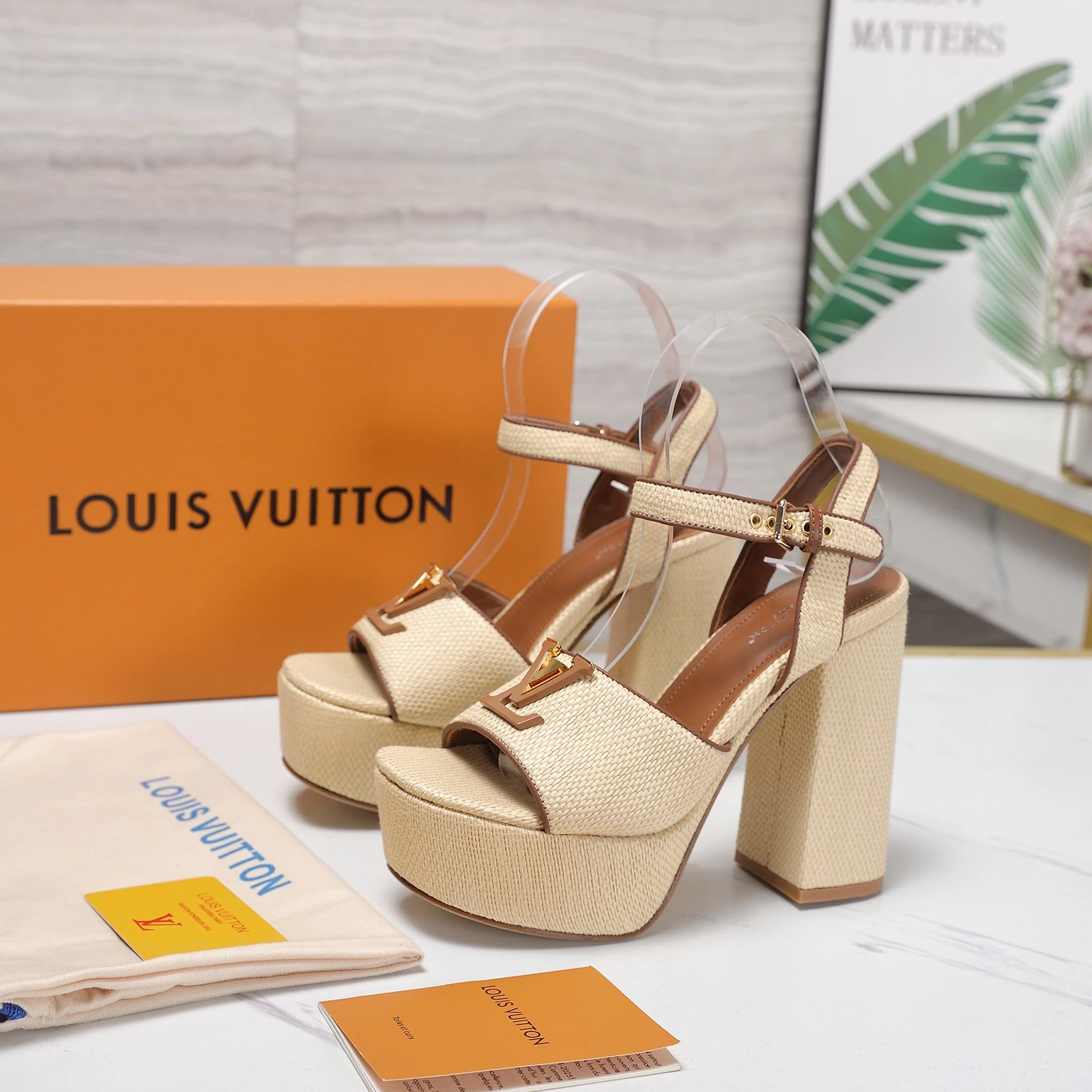 LV 2026 Spring/Summer New Chunky Heel Water Platform Sandals