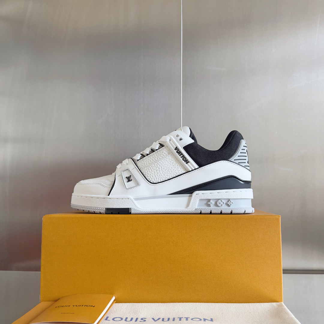 Louis Vuitton Trainer shoe