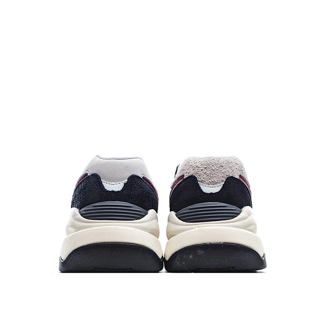New Balance Casual Sneakers