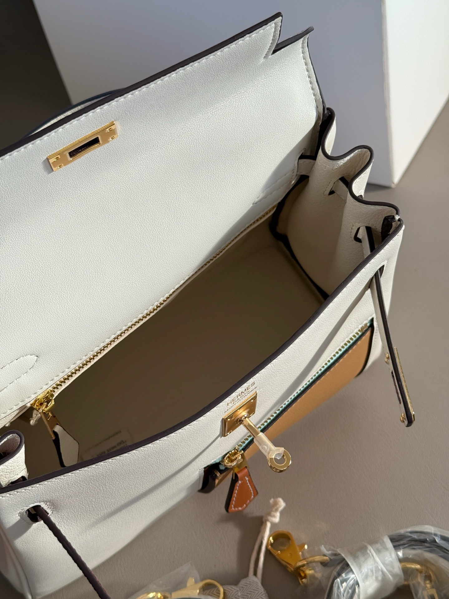 Hermes Kelly25