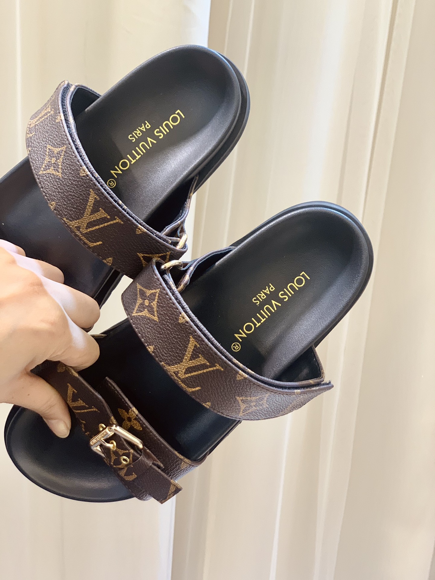 Louis Vuitton Slippers