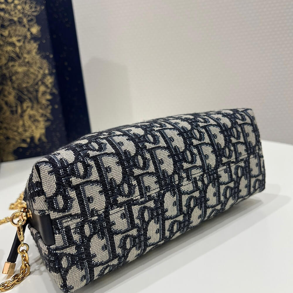 30 MONTAIGNE MEDIUM D-ARCH MINI BAG