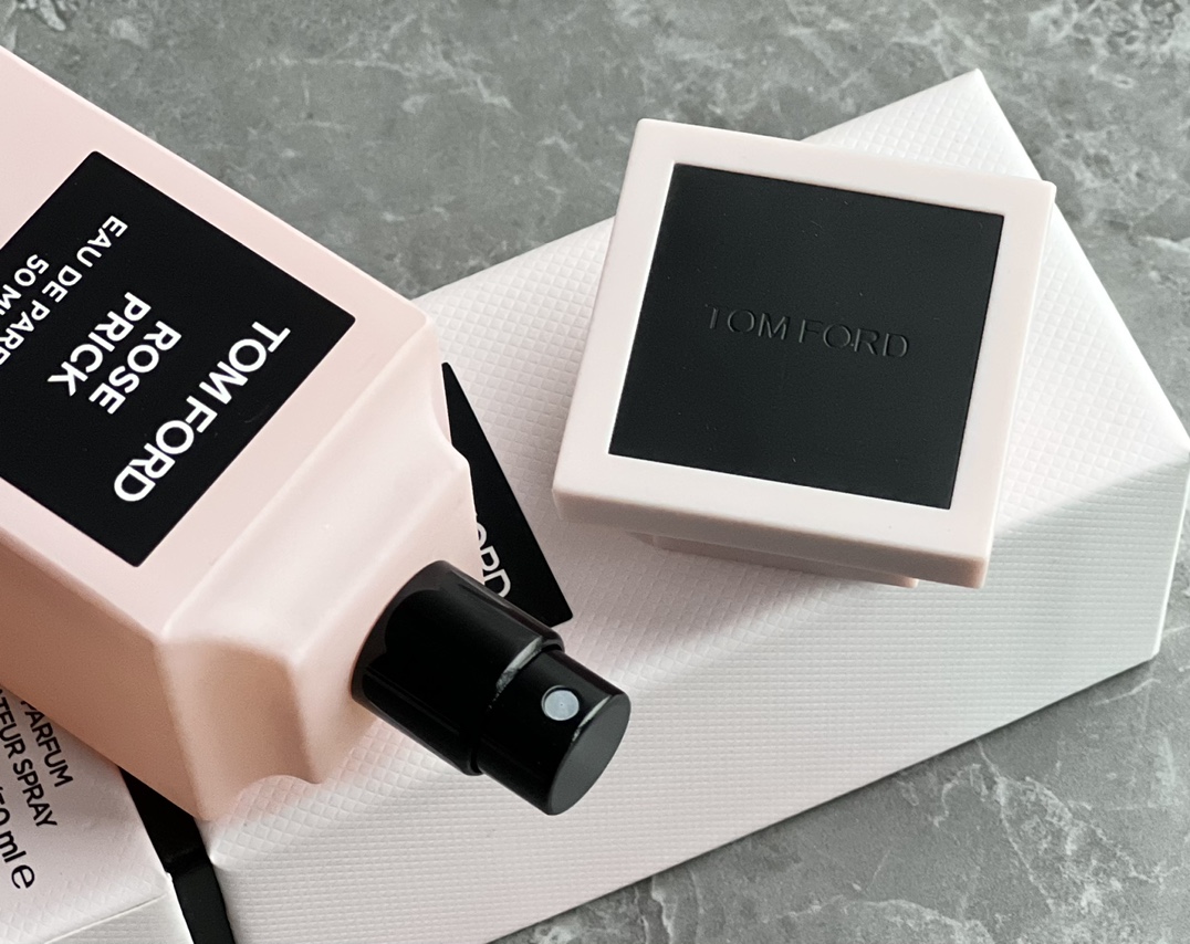 TOM FORD- Rose prick