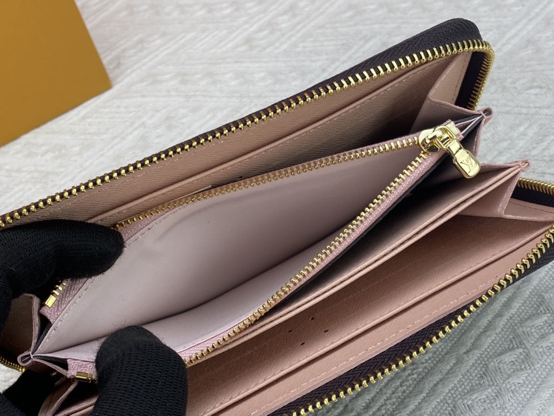 LV Vivienne Holidays
