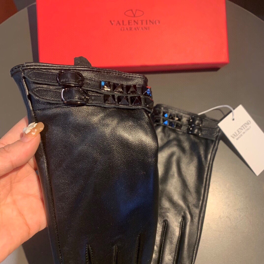 Valentino Gloves