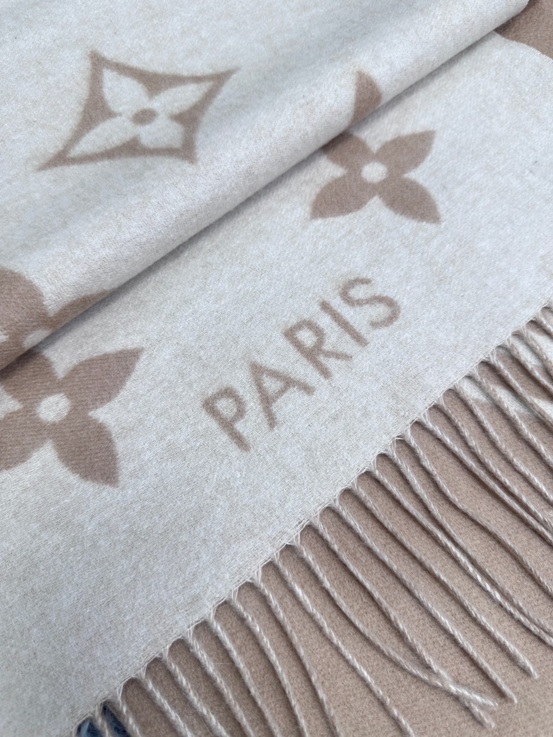 Louis Vuitton Scarves